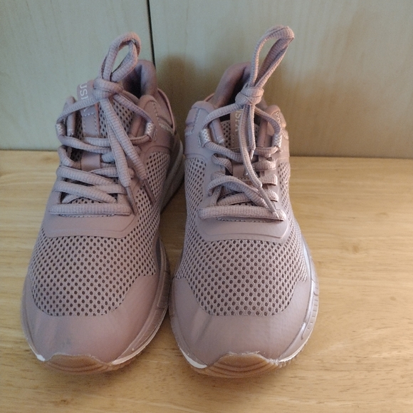 U.S. Polo Assn. Women’s Mauve Athletic Sneakers – Size [6.5w] - Picture 2 of 8